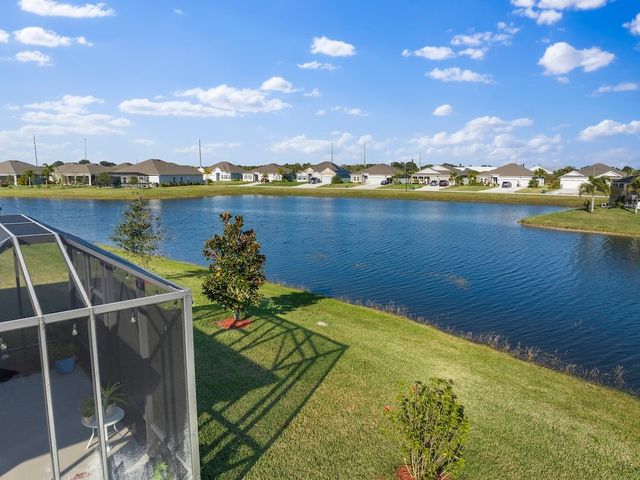 8476 Laguna Circle, Sebastian, FL 32976