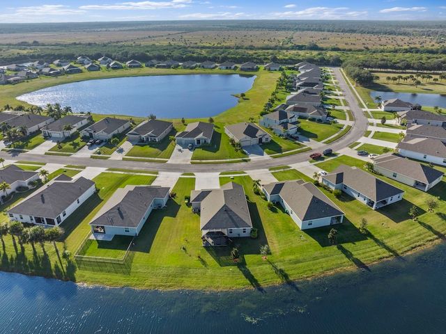 8476 Laguna Circle, Sebastian, FL 32976