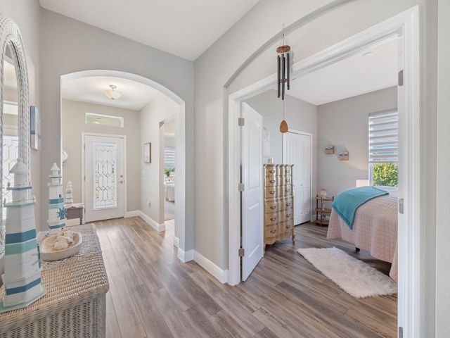 8476 Laguna Circle, Sebastian, FL 32976