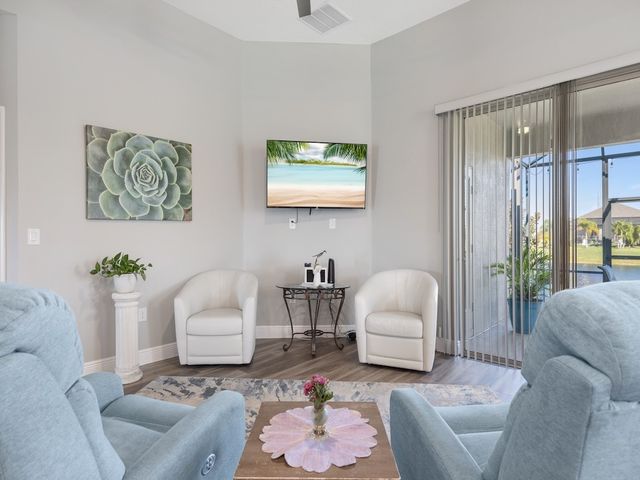 8476 Laguna Circle, Sebastian, FL 32976