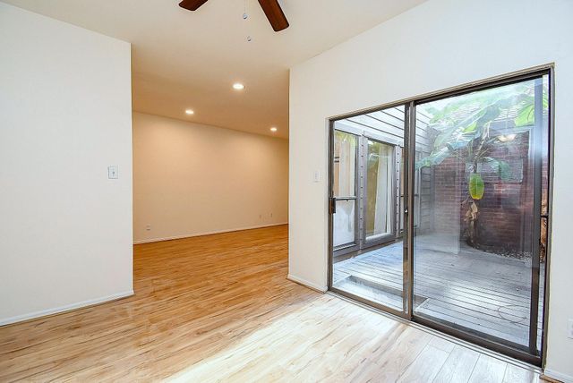 7447 Cambridge Street 71, Houston, TX 77054