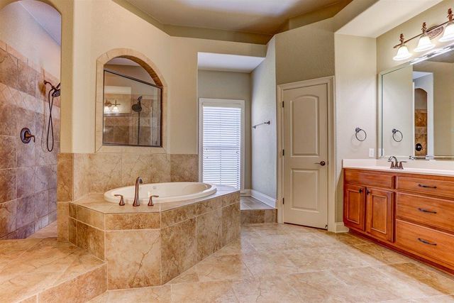 275 MISTY FIELDS CV, Oakland, TN 38060