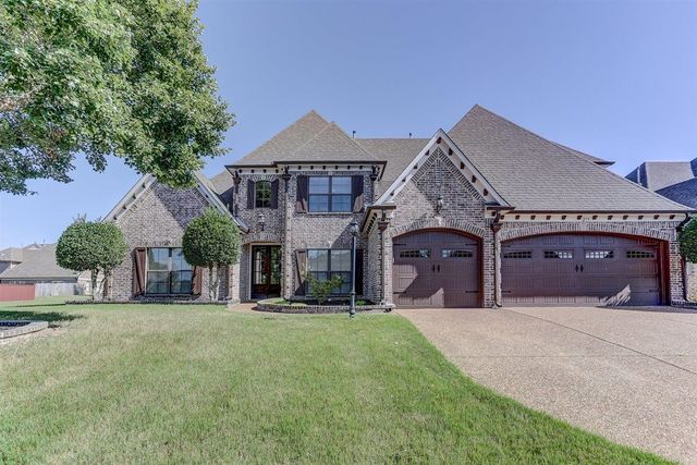 275 MISTY FIELDS CV, Oakland, TN 38060