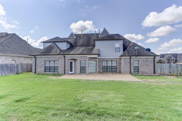 275 MISTY FIELDS CV, Oakland, TN 38060