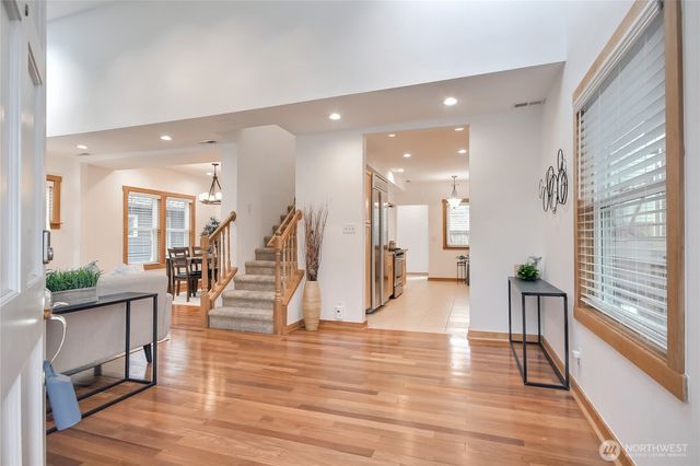 1116 6th Avenue N, Seattle, WA 98109