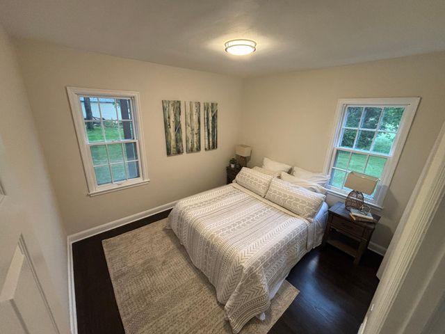 2253 Geneva Avenue N, Oakdale, MN 55128