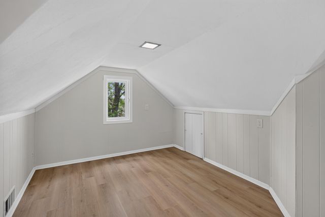 2253 Geneva Avenue N, Oakdale, MN 55128