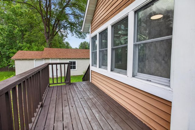 2253 Geneva Avenue N, Oakdale, MN 55128