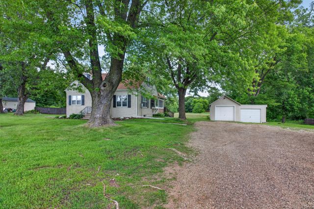 2253 Geneva Avenue N, Oakdale, MN 55128