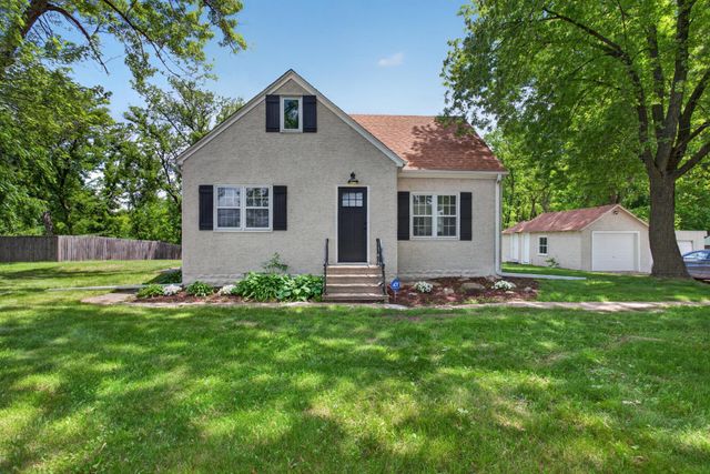 2253 Geneva Avenue N, Oakdale, MN 55128