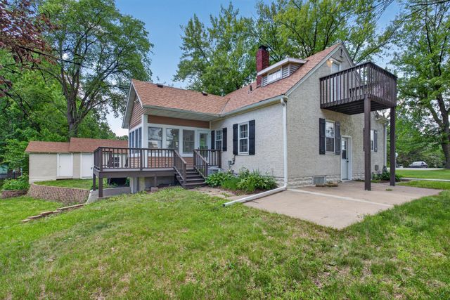 2253 Geneva Avenue N, Oakdale, MN 55128