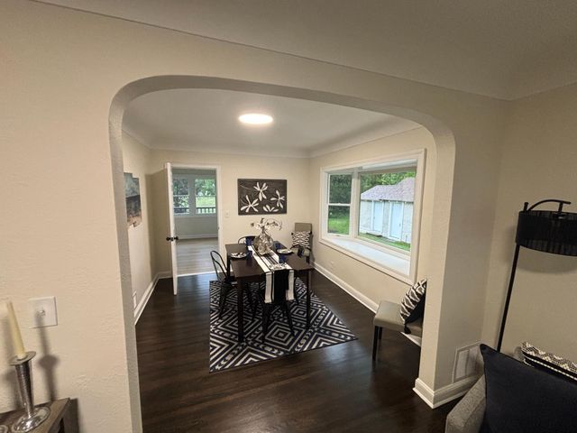 2253 Geneva Avenue N, Oakdale, MN 55128
