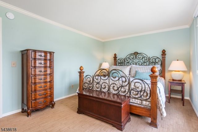 902 River Renaissance, East Rutherford Boro, NJ 07073