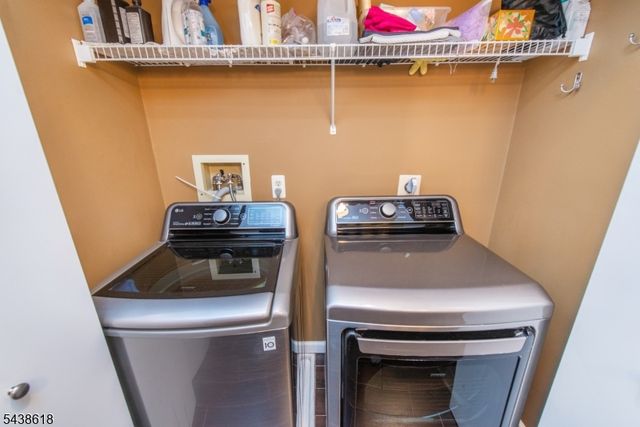 902 River Renaissance, East Rutherford Boro, NJ 07073