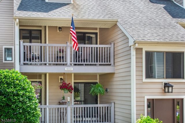 902 River Renaissance, East Rutherford Boro, NJ 07073