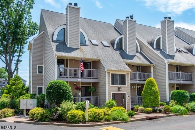 902 River Renaissance, East Rutherford Boro, NJ 07073