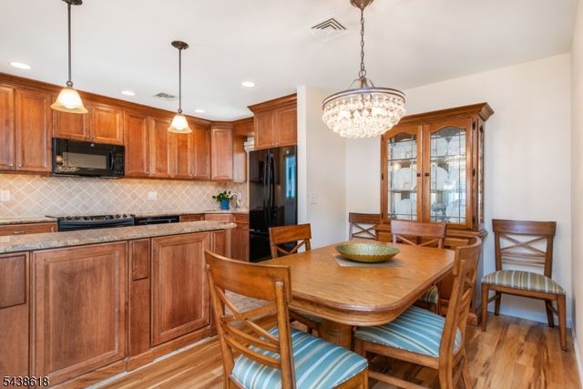 902 River Renaissance, East Rutherford Boro, NJ 07073