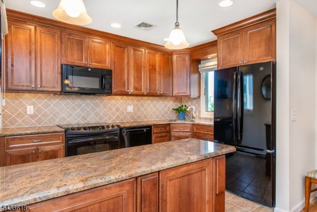 902 River Renaissance, East Rutherford Boro, NJ 07073