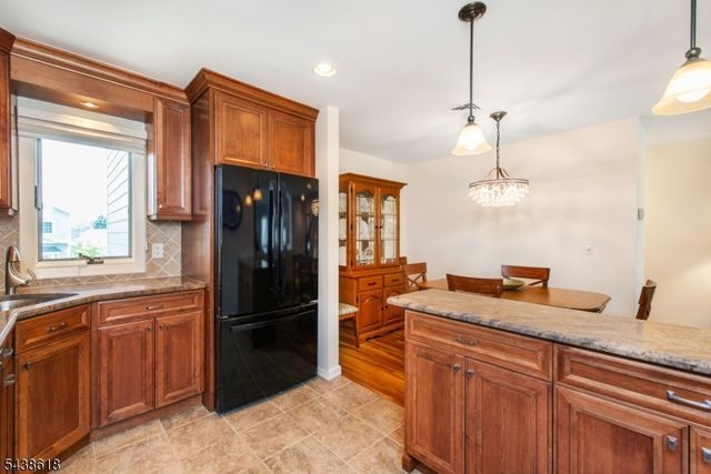 902 River Renaissance, East Rutherford Boro, NJ 07073