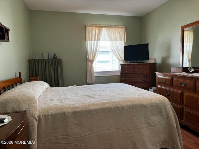 12 Doral Drive, Toms River, NJ 08757