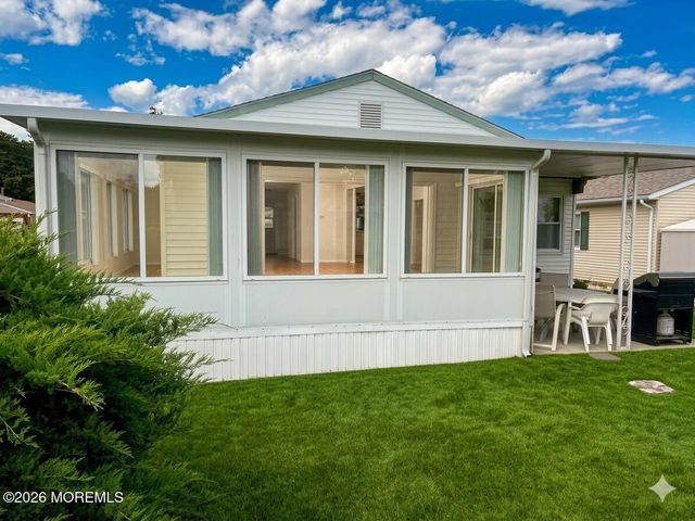 12 Doral Drive, Toms River, NJ 08757