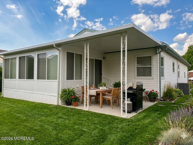 12 Doral Drive, Toms River, NJ 08757
