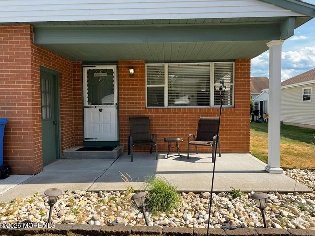 12 Doral Drive, Toms River, NJ 08757