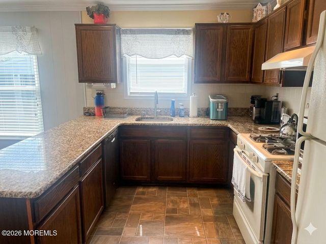 12 Doral Drive, Toms River, NJ 08757