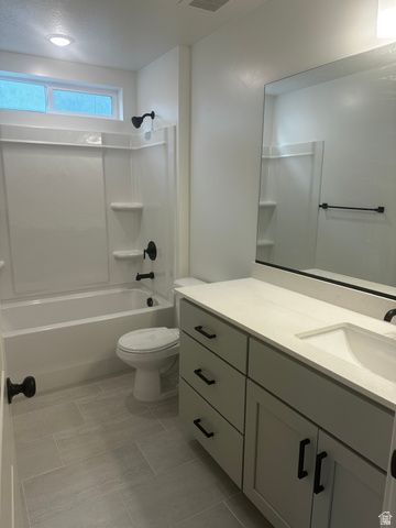 15 S LUNAR WAY RD, Mapleton, UT 84664