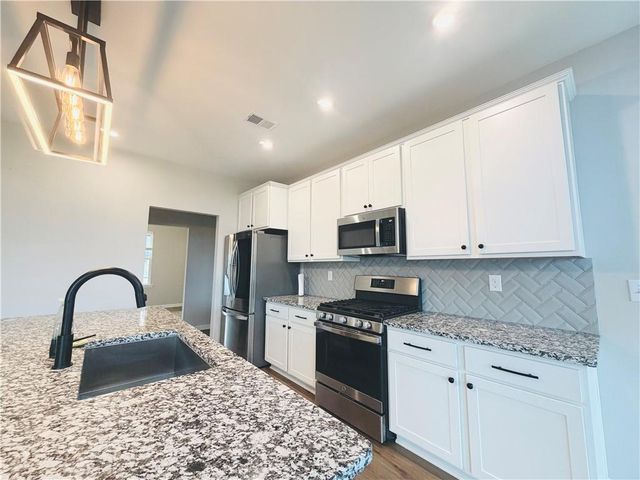 607 Michigan Circle, Hoschton, GA 30548