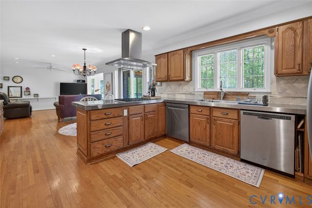 10427 Windam Hill Rd, Glen Allen, VA 23059
