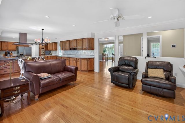 10427 Windam Hill Rd, Glen Allen, VA 23059