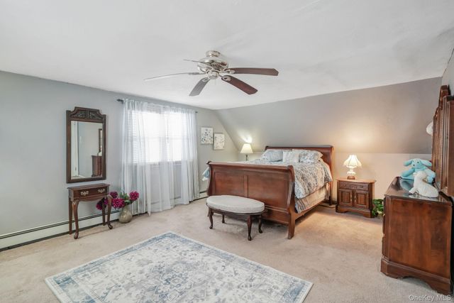 6 Howe Court, Coram, NY 11727