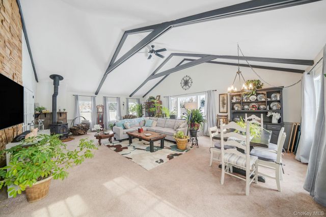 6 Howe Court, Coram, NY 11727