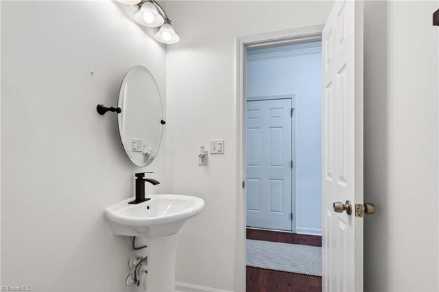 811 Central Park Avenue, Greensboro, NC 27407