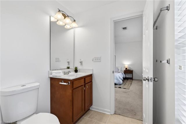 811 Central Park Avenue, Greensboro, NC 27407