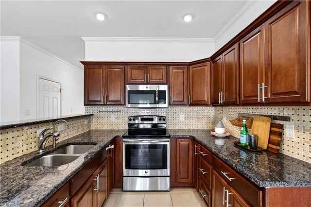 811 Central Park Avenue, Greensboro, NC 27407