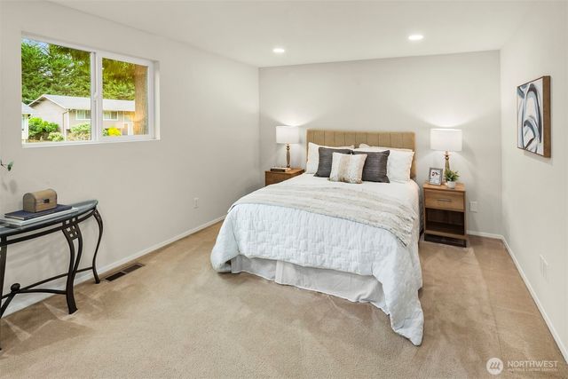 9010 172nd Avenue NE, Redmond, WA 98052