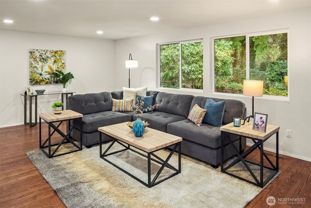 9010 172nd Avenue NE, Redmond, WA 98052