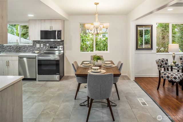 9010 172nd Avenue NE, Redmond, WA 98052