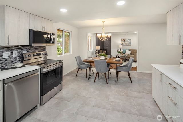 9010 172nd Avenue NE, Redmond, WA 98052