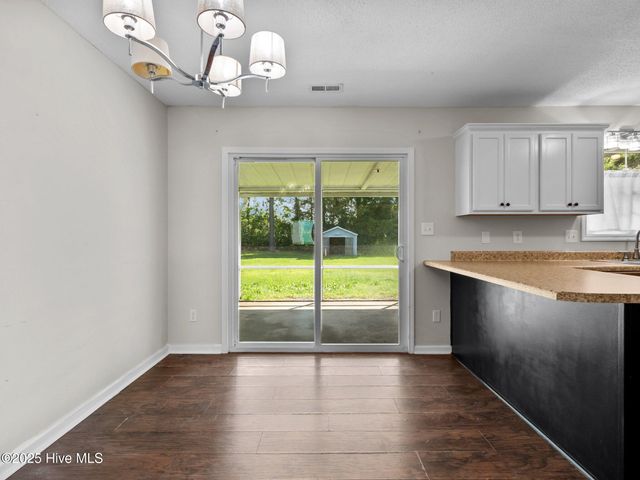 219 Zachary Lane, Hubert, NC 28539