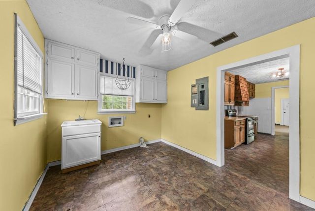 1047 Dixie Road, Covington, GA 30014