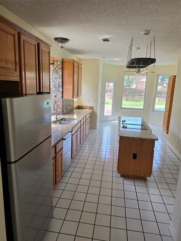 2720 Springhill Drive, Grapevine, TX 76051