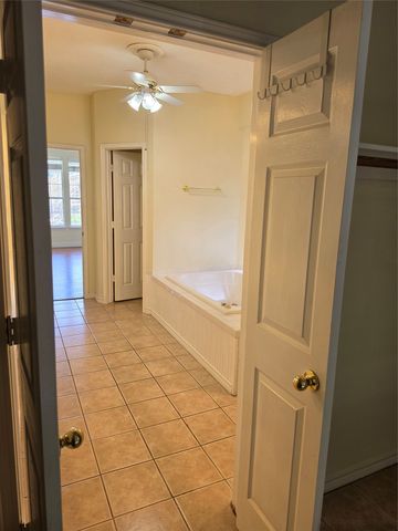 2720 Springhill Drive, Grapevine, TX 76051
