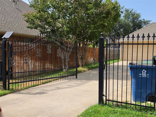 2720 Springhill Drive, Grapevine, TX 76051