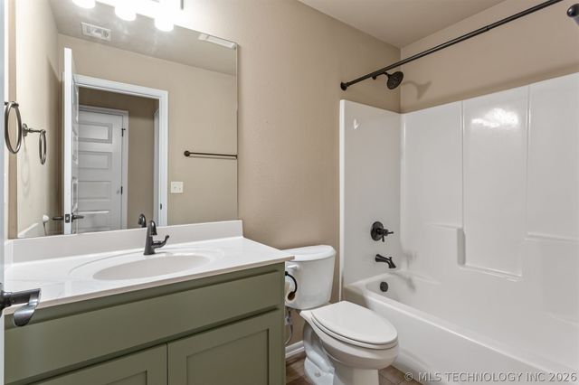 12005 E 108th Place N, Owasso, OK 74055