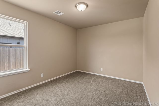 12005 E 108th Place N, Owasso, OK 74055