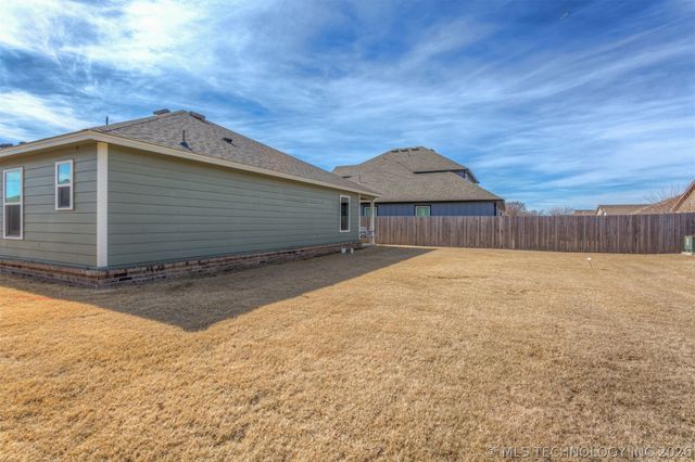 12005 E 108th Place N, Owasso, OK 74055