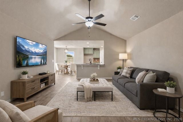 12005 E 108th Place N, Owasso, OK 74055